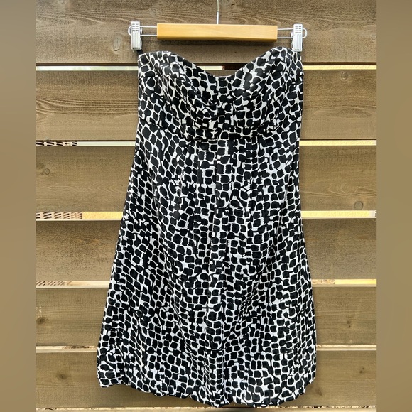 White House Black Market Strapless Silk Dotted Bubble Mini Dress Size 2 - Picture 3 of 13